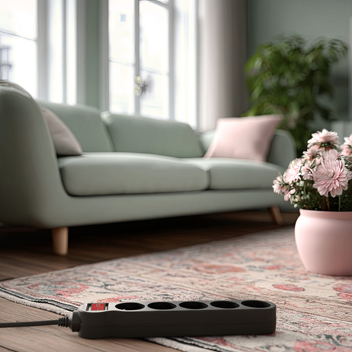 Maclean Energy MCE183 power strip 5 socket extension with switch