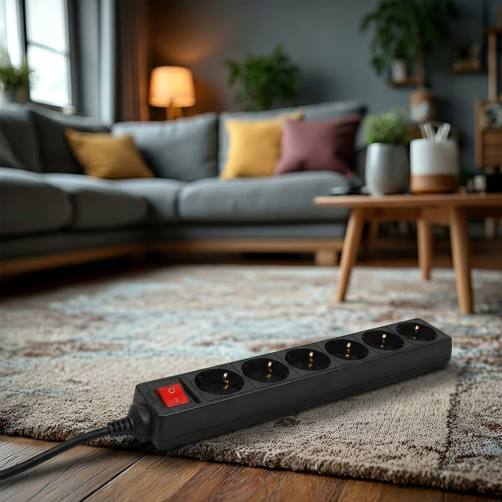 Maclean Energy MCE195G - Socket box 6-way 5m Black