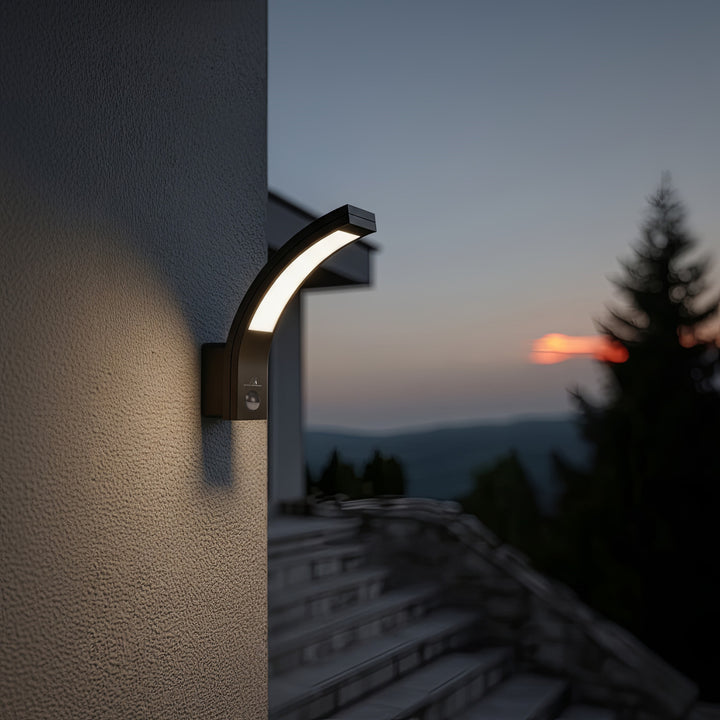 Maclean Energy MCE244 LED lamp with infrared motion sensor 750lm 10W IP54