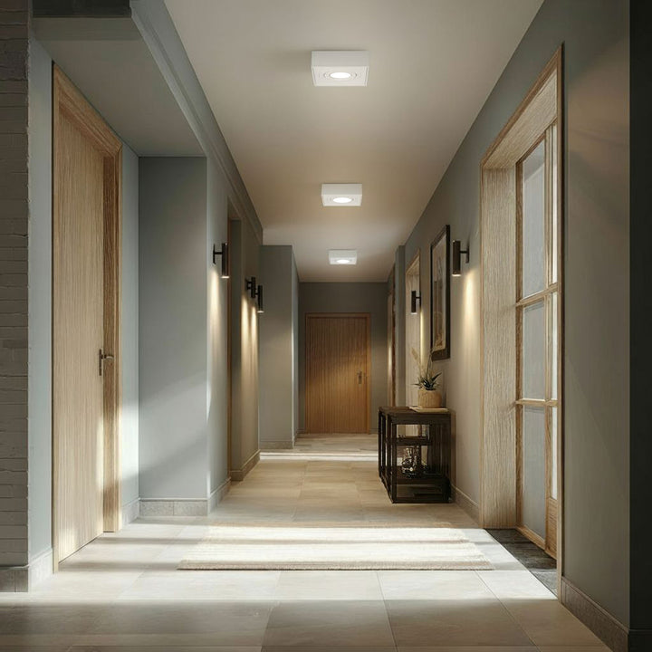 Daingneán Soilsiú Uasteorainn Maclean MCE464 W Fráma Suiteála Luminaire Cuasaithe GU10 MR16 Halaigine LED