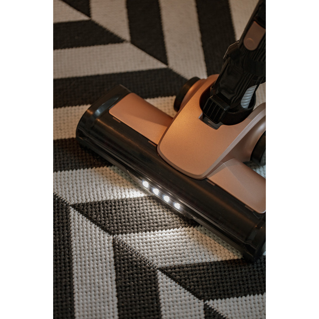 Adler AD 7044 bagless hand vacuum cleaner - a professional device with high performance