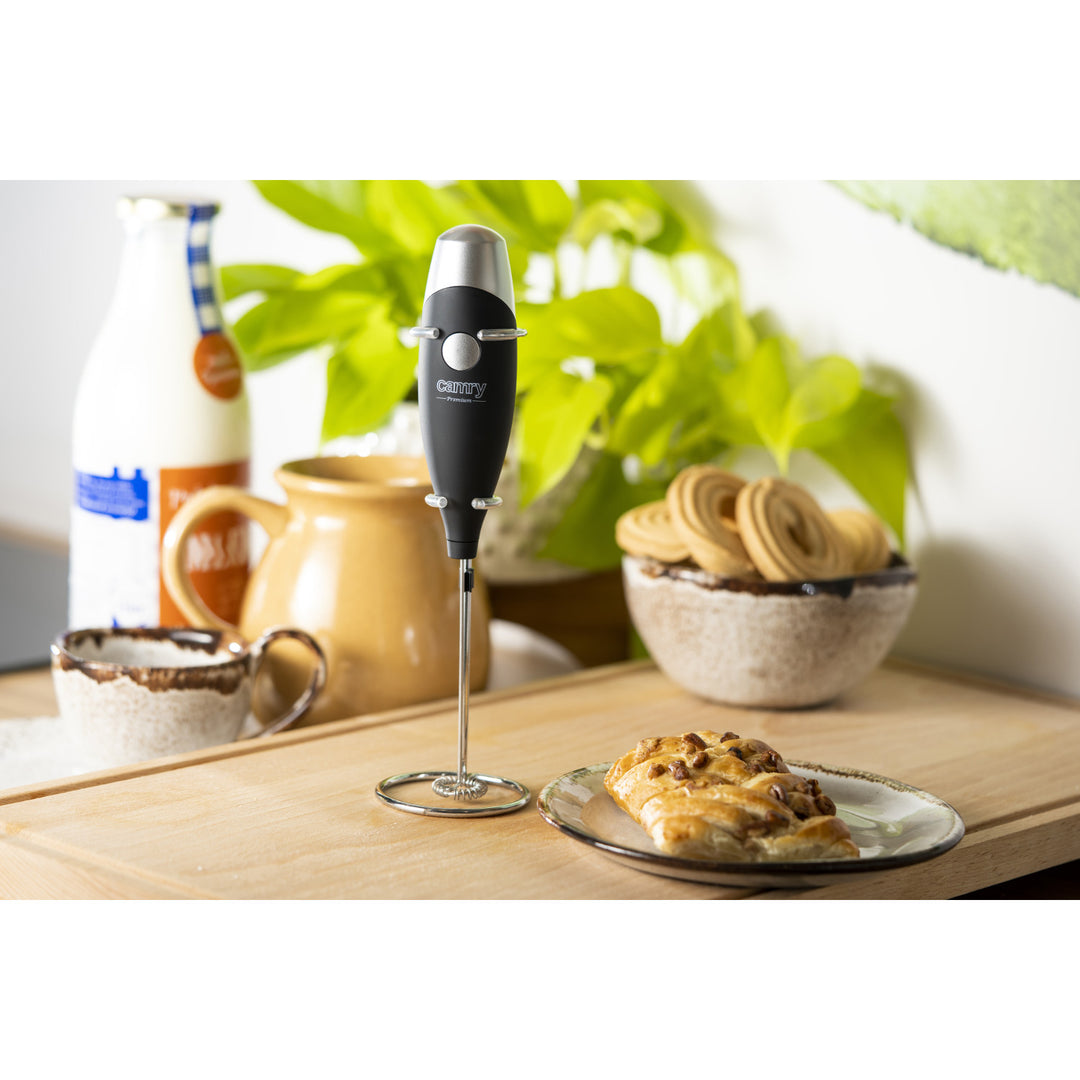 Camry CR 4501 milk frother with stirrer and stand