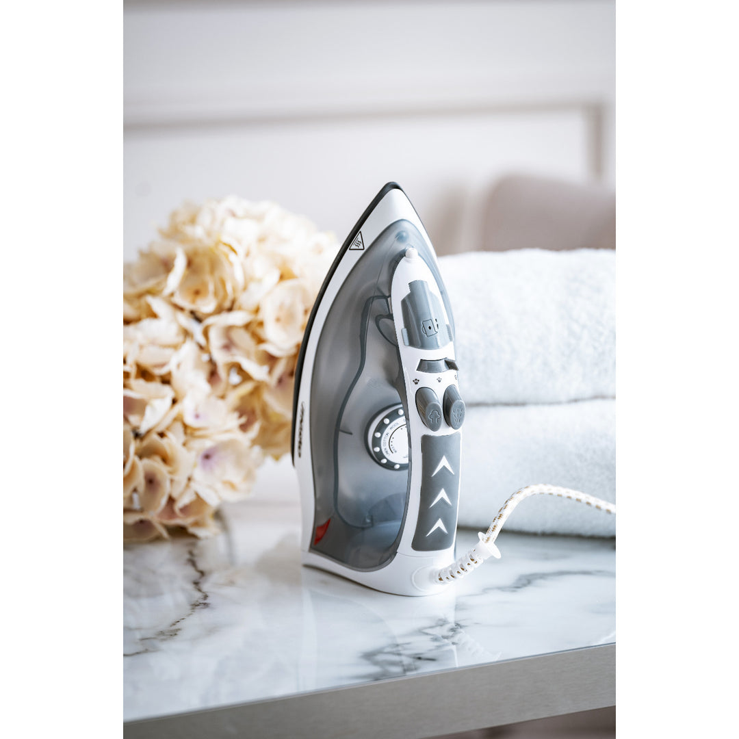 Mesko Steam Iron, 2800W, Ceramic Soleplate, MS 5037