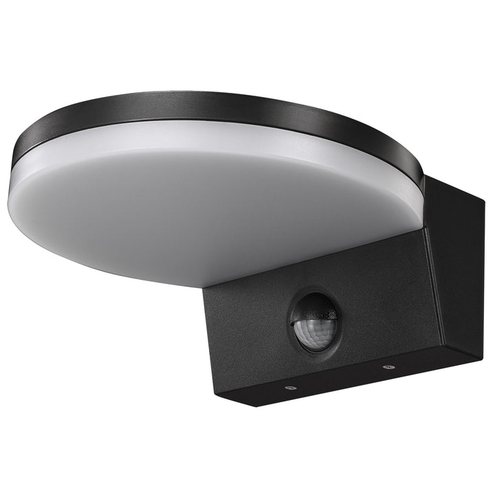 Maclean MCE344 B motion sensor LED lamp. Featuring a PIR motion sensor, it emits a neutral white light (4000K) with 15W power and 1560lm brightness. Rated IP65, it ensures durability and reliability in various settings.