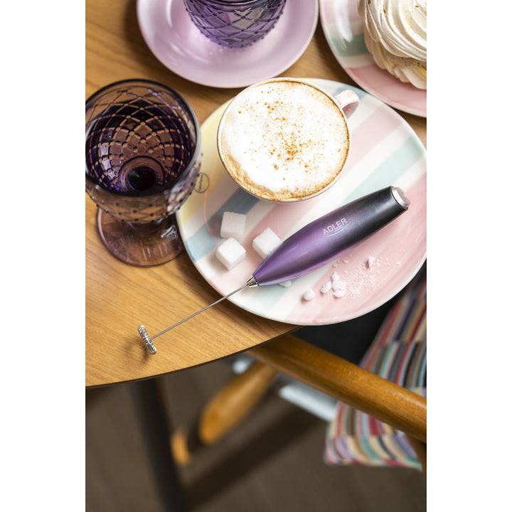 Cúr bainne Adler, le seastán, corcra agus dubh, AD 4499