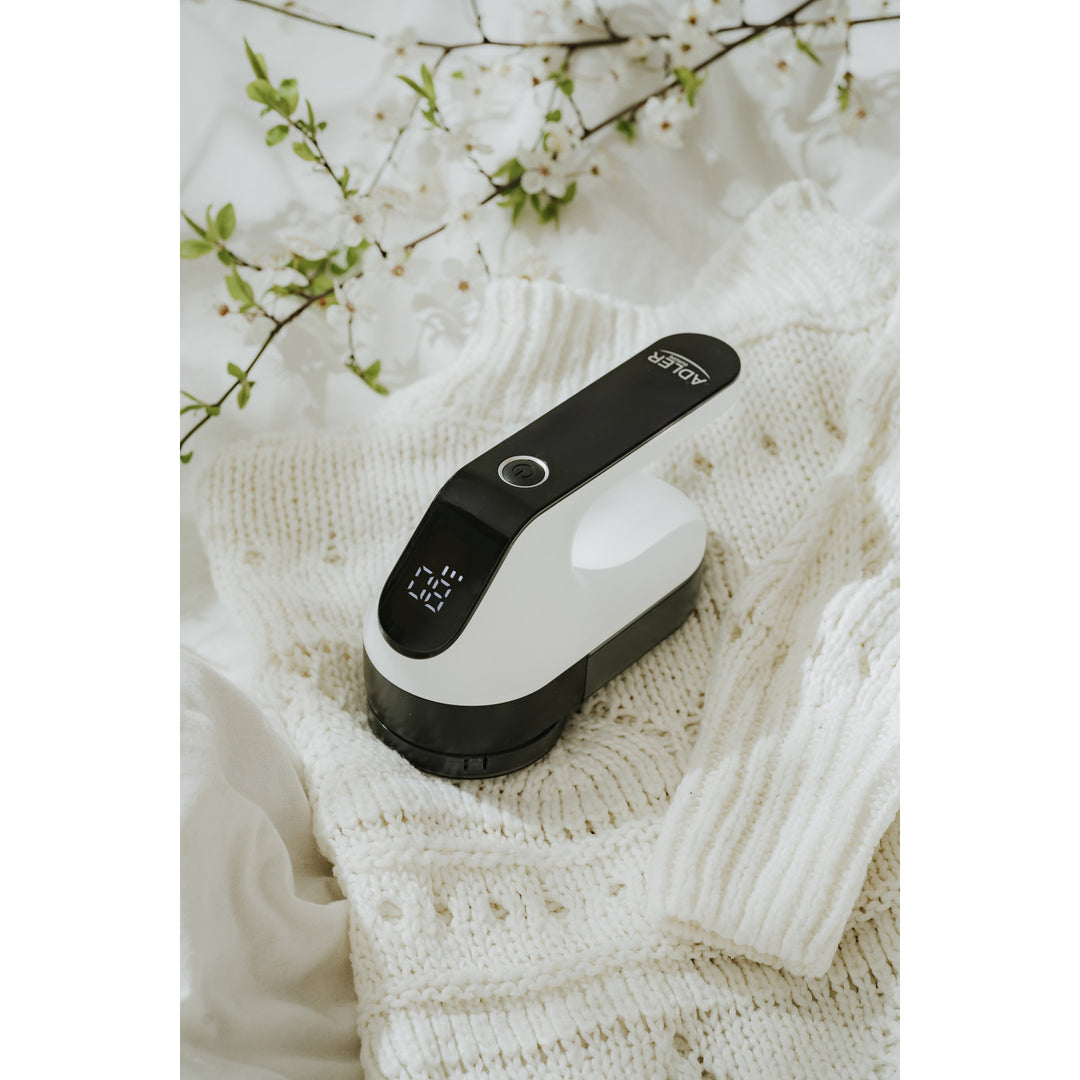 Adler fabric shaver, LED display, 3 speeds, AD 9618