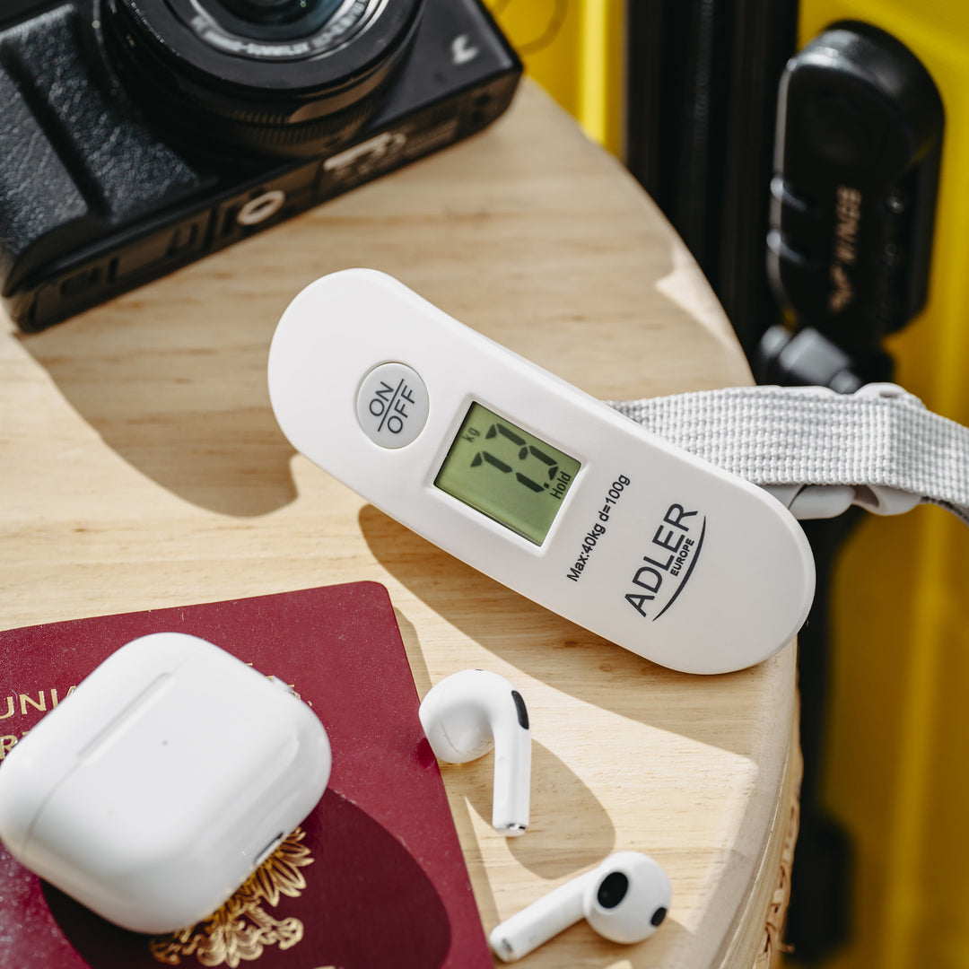 Adler luggage scale, up to 40 kg, LCD display, tare function and result stabilization, white-gray, AD 8189
