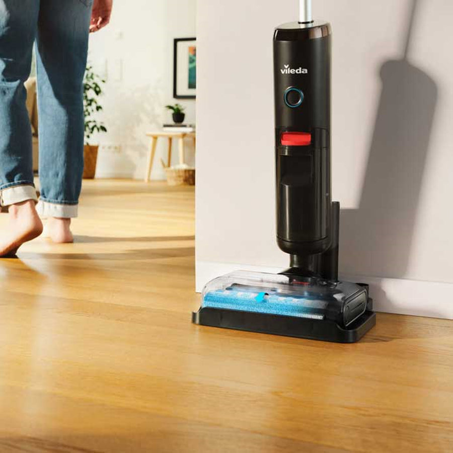 Vileda Pure Clean S5 Plus cordless vacuum cleaner with additional accessories