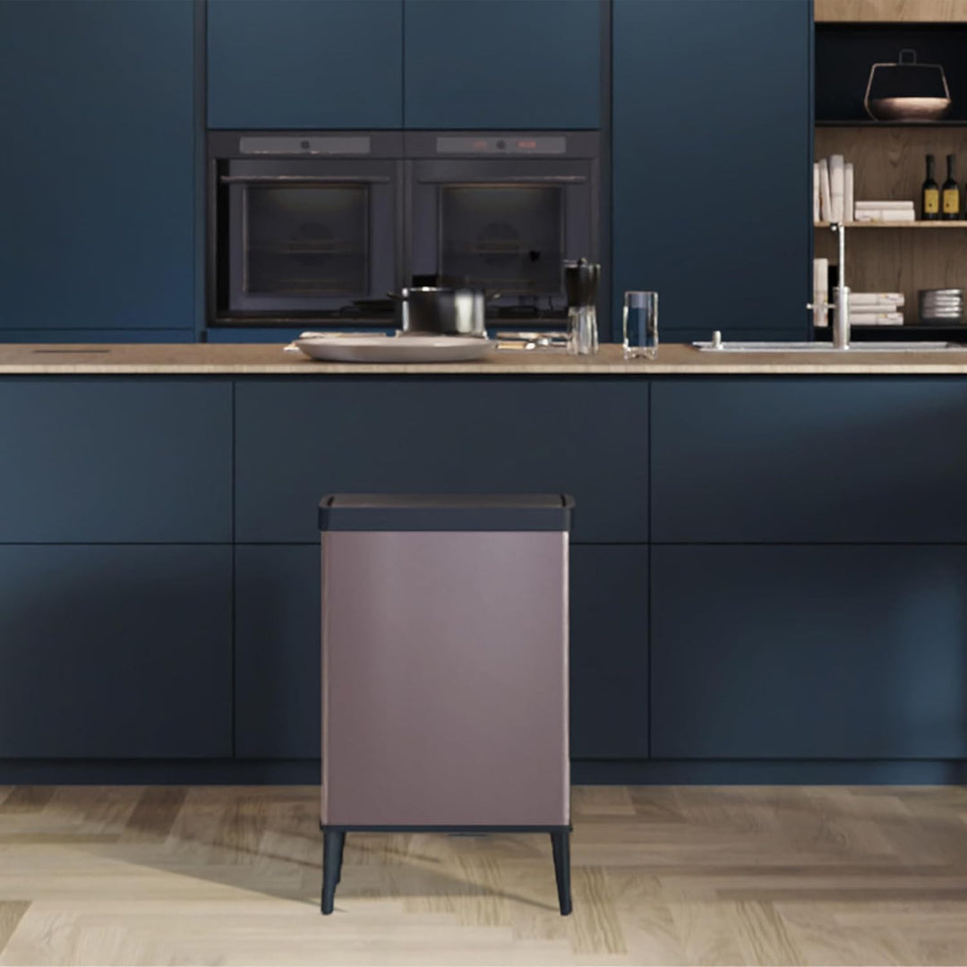 Bosca bruscair Curver, le haghaidh deighilte, ar chosa, bándearg, toilleadh 54l, Verto