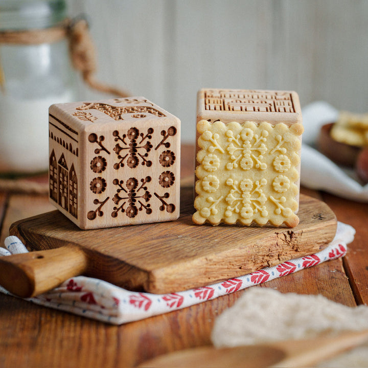 Goody Woody engraved cake cube, 6 cm, beech wood, 6 designs, Scandinavian style