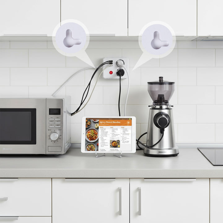 Maclean power strip, extender 2 sockets + 3xUSB, 110-240V AC 50/60Hz, 2.1A max 2500W, 3 m, white, MCE388 W