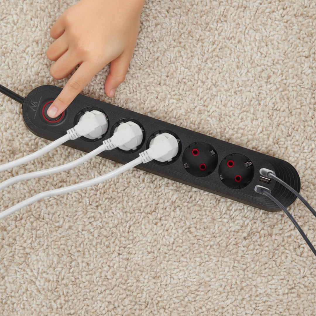Maclean power strip, 5 socket extension cable + 3xUSB, 110-240V AC 50/60Hz, 2.1A max 2500W, 1.5m, black, MCE395 B