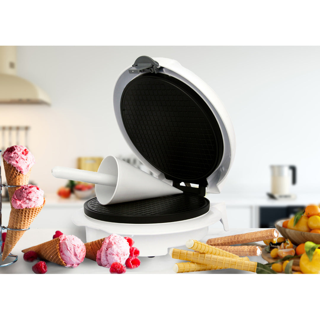 Adler waffle maker, infinitely adjustable temperature, 1500W, white, AD 3038