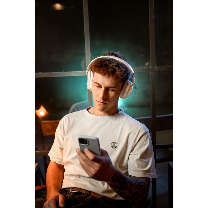 Cluasáin gan sreang in-chluas Concept SoundJoy, suas le 45 uair an chloig d'am athsheinm, Bluetooth 6.0, muirearú tapa, cealú torainn gníomhach suas le 18dB, bán, HS4081