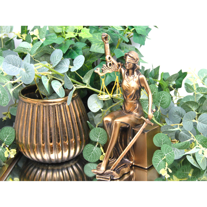 Figurines of Themis with scale and sword, book rests, Queen Isabel, 2 pieces