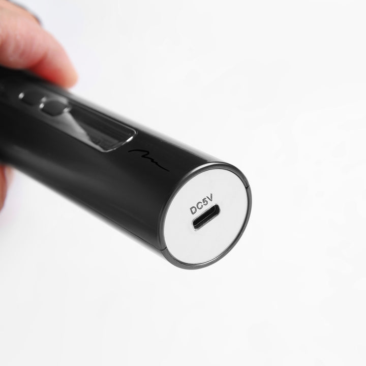 REGENERATING HAIRBRUSH MASSAGER MT6537 massaging hair and scalp brush