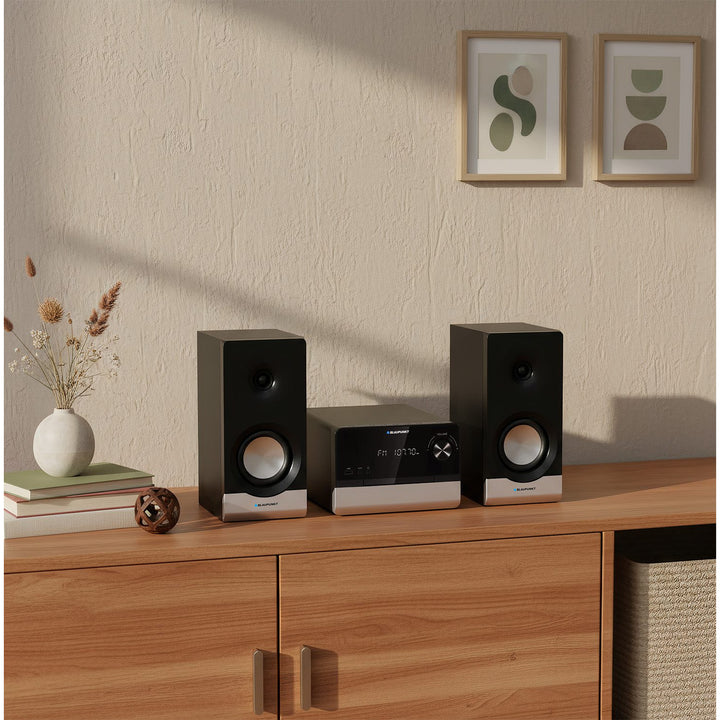 Blaupunkt microphone, CD, USB, FM radio, Bluetooth, remote control, clock with alarm function, MS40.2BT