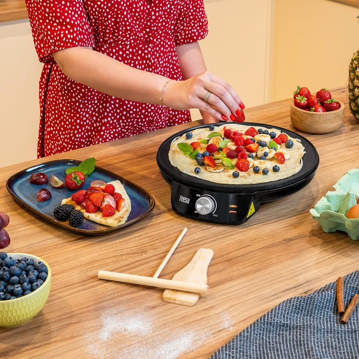 Teesa pancake maker, electric pancake pan, plate diameter 30 cm, power 1200 W, TSA3235