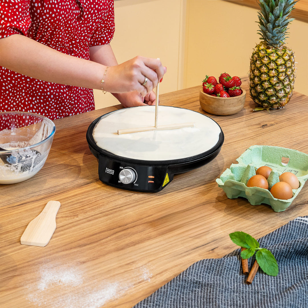 Teesa pancake maker, electric pancake pan, plate diameter 30 cm, power 1200 W, TSA3235