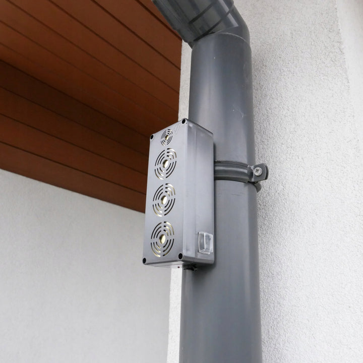 Viano rodent, martens, mice, and rat repeller, four ultrasonic emitters, 4Ah Li-ion battery, King