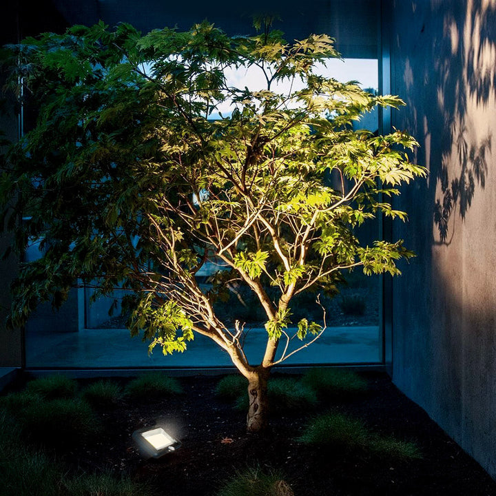 Solar LED floodlight with Maclean motion sensor, IP44, 5W, 400lm, 6000K, 1300 mAh lithium battery, 5.5V DC MCE438, 4 pieces