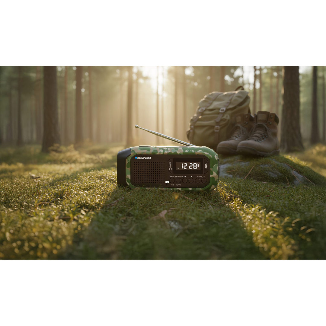 Blaupunkt FM emergency radio, LED flashlight, reading light, triple charging system, SOS alarm, ER20GC