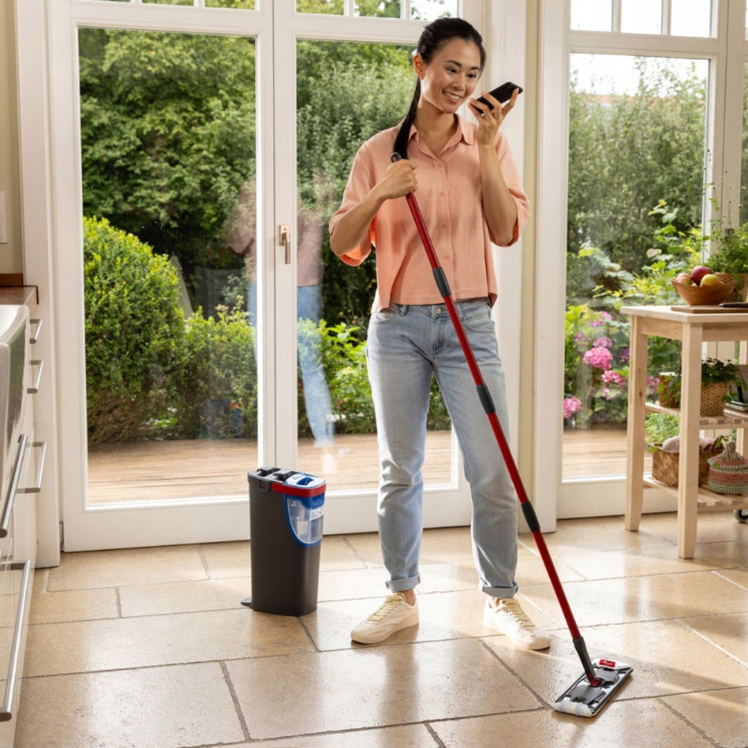 Vileda H2prO flat mop, 100% separation of clean and dirty water, two tanks, 2 microfiber pads, 360° tip, 175774