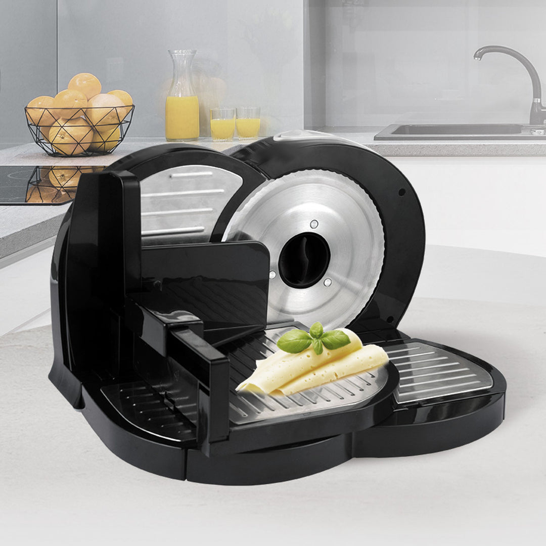 Maestro Slicer, 400 W, cutting range from 0 to 15 mm, stainless steel blade, three cutting speeds, with a food press and tray included, MR-591