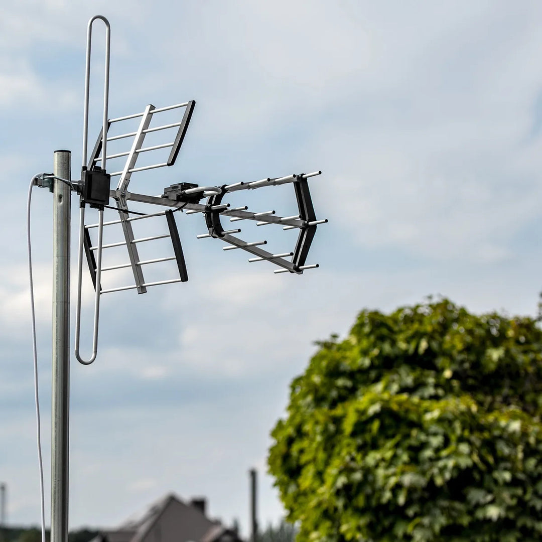 VA900 COMBO DVB-T/T2 Directional Antenna with LTE Filter, Aluminum, Vayox