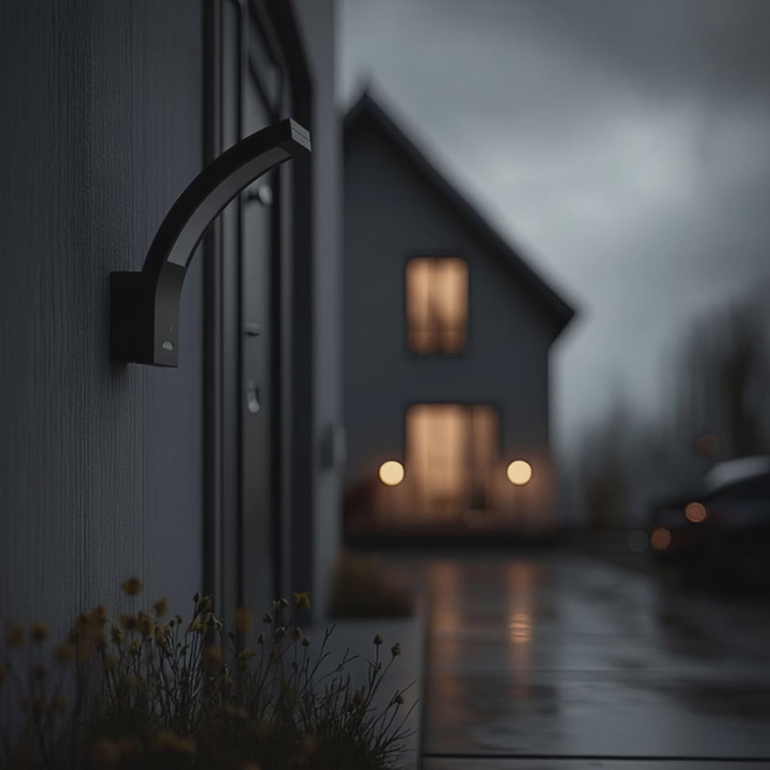 Maclean Energy MCE244 LED lamp with infrared motion sensor 750lm 10W IP54