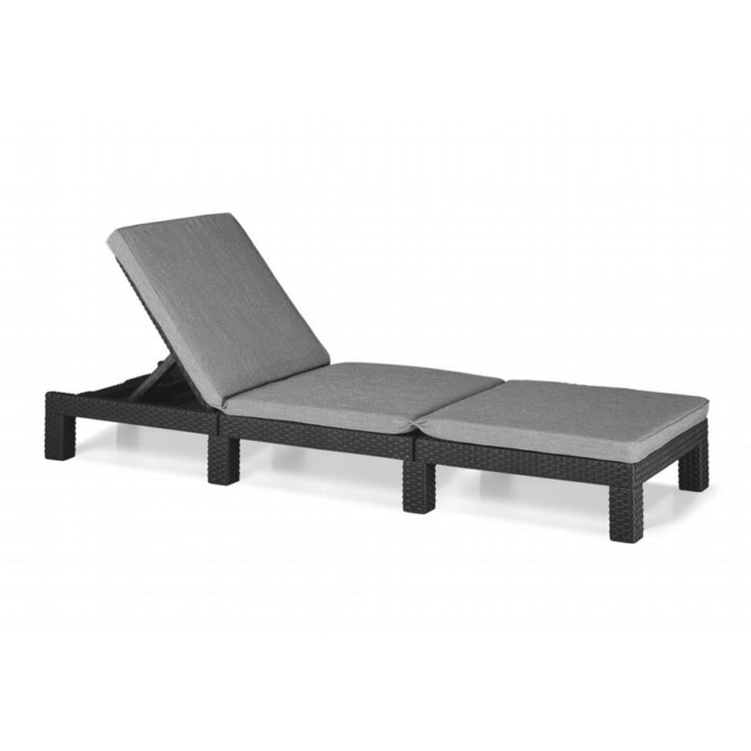 Keter Daytona Reclining Sun Lounger with Cushion - Graphite Grey - Rattan Style - Elegant and Durable