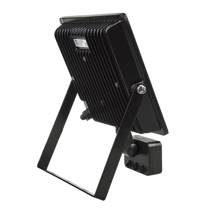 Maclean MCE630 WW LED floodlight with Maclean motion sensor, slim 30W, 2400lm, warm white (3000K), IP44, MCE630 WW PIR