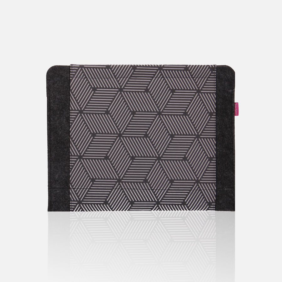 Laptop sleeve for an 11-inch notebook, made of eco-friendly felt, with a "Cube" print design