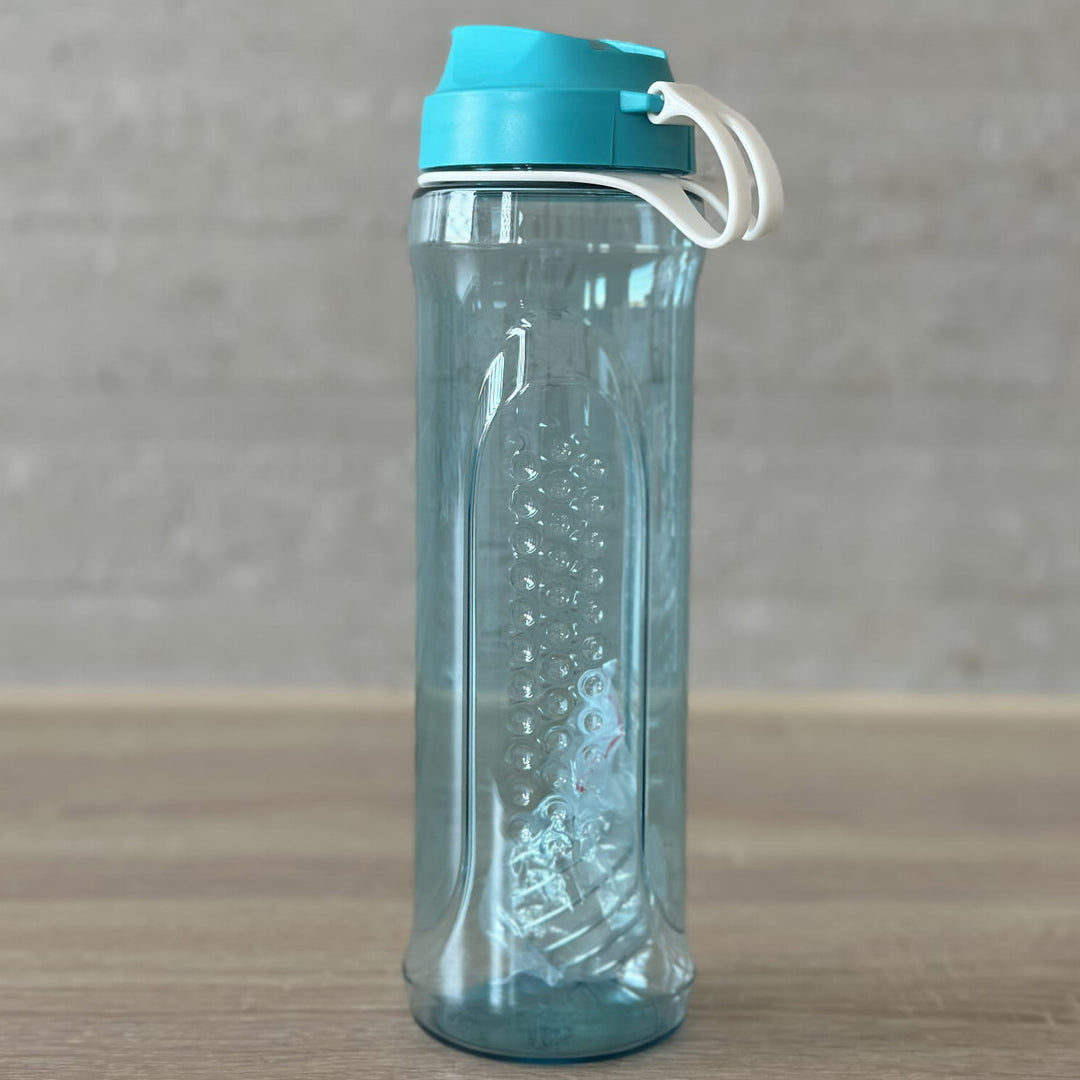 Branq Water Bottle with Mixing Ball for Smoothies Drinking Bottle made of Tritan for Storing and Transporting Drinks Model 1991, 610ml, Turquoise